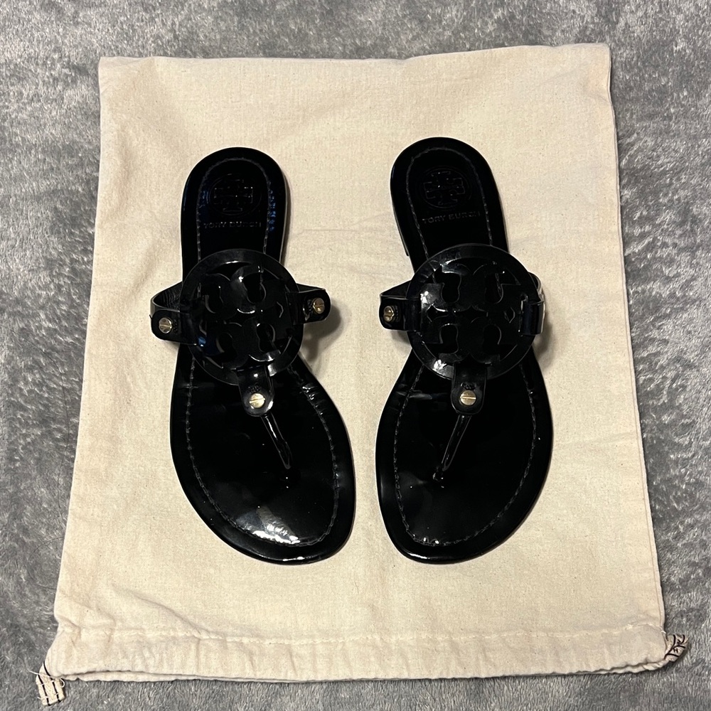 Tory Burch Black Patent Logo Thong Sandals w/Authentic Canvas Bag
